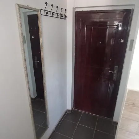Simone Tiny Economy House Apartment *