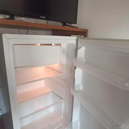 Apartment Simone Tiny Economy House Timisoara