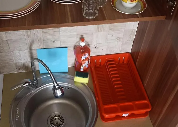 Simone Tiny Economy House *